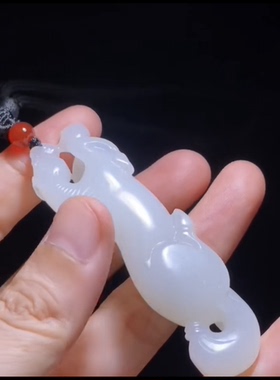 精品马到功成 新疆和田籽料 留原皮白度一级玉质油糯71×12×11mm