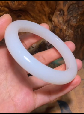 精品新疆和田玉籽料 大圈口手镯 一级白 油乎乎的料子 糯性强59mm