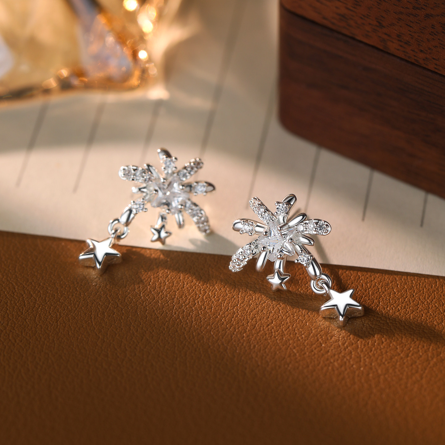 【巷南】999银烟花耳钉轻奢女2025新爆款小众耳饰高级感气质耳环,淘宝优惠券,粉丝福利购,淘宝优惠卷
