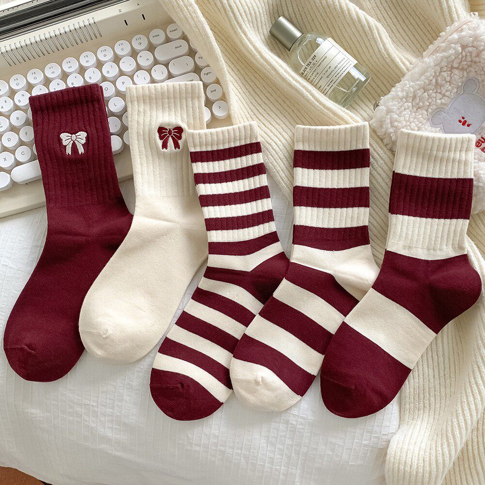 安可拉红袜子女秋冬季款中筒袜卡通ins潮条纹酒红色韩版运动长袜