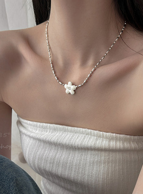 花朵项链女设计高级感轻奢锁骨链