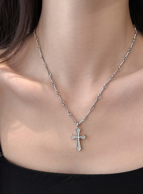 银色十字架长款项链女款春秋轻奢小众高级感甜酷辣妹风锁骨链配饰