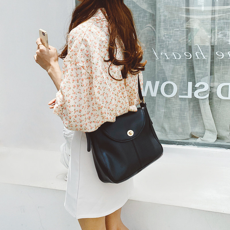 质感百搭包包2026新款韩系通勤包女小众ins腋下包简约复古斜挎包,淘宝优惠券,粉丝福利购,淘宝优惠卷