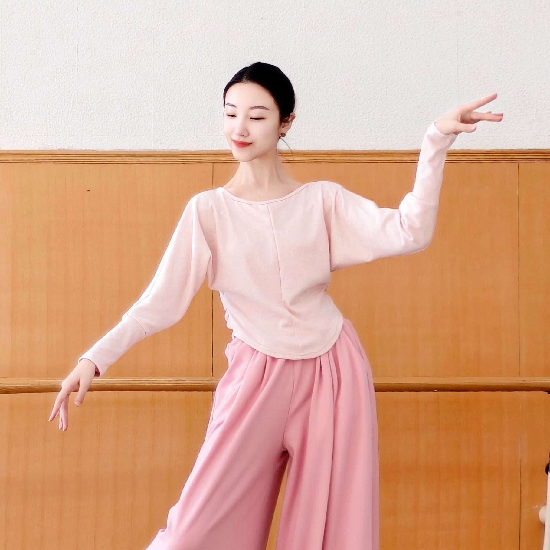 现代舞秋冬蝙蝠袖上衣一字领收腰显瘦练功服中国古典舞瑜伽日常穿,淘宝优惠券,粉丝福利购,淘宝优惠卷