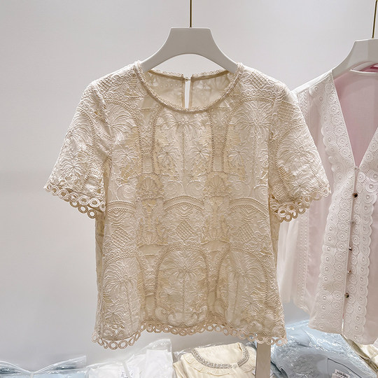 2025 neuer koreanischer Stil Slim Round Neck Hohlhöhle bestickte kurzärmelige Spitzenplatte für den Sommer-Dünnstil für Frauen