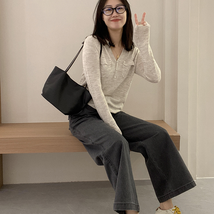 法式燕麦色polo领针织衫女秋冬高级感气质毛衣内搭打底衫v领上衣 - 图1