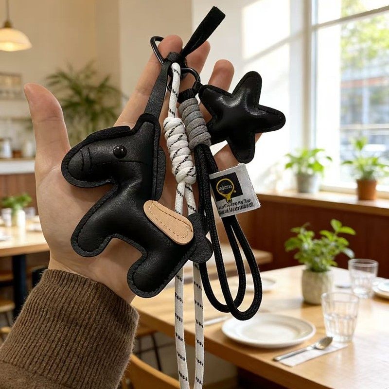 MIU系小马包包挂件马上有钱潮流新年红色挂饰配件马年汽车钥匙链,淘宝优惠券,粉丝福利购,淘宝优惠卷