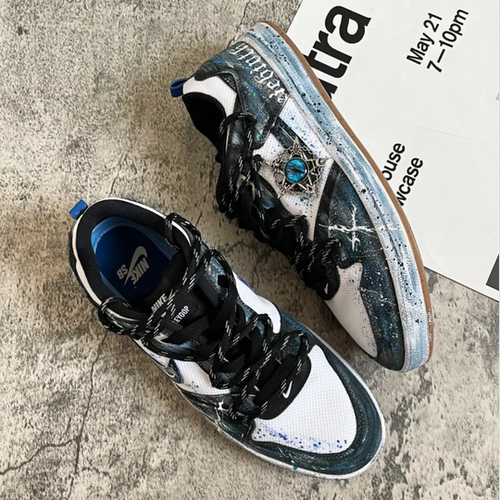 球鞋定制 Nike SB Alleyoop 星辰之眼做旧哥特手绘男女低帮板鞋 - 图2