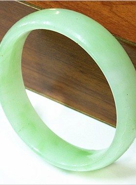 泰国开运浅绿色玻璃中号玉镯子