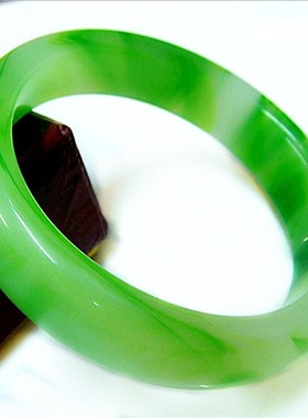 琉璃翡翠透明绿色飘花加宽玉手镯