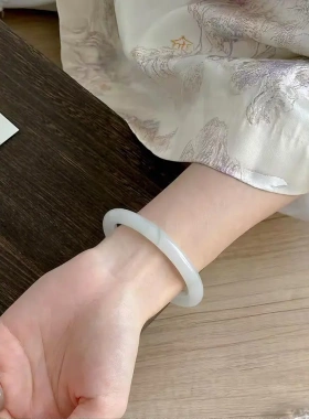翠竹｜天然玉镯天山翠细圆条手镯年轻款美人条翡翠色冰种飘花