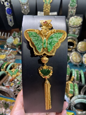 嘎乌盒蝴蝶吊坠鎏金银色