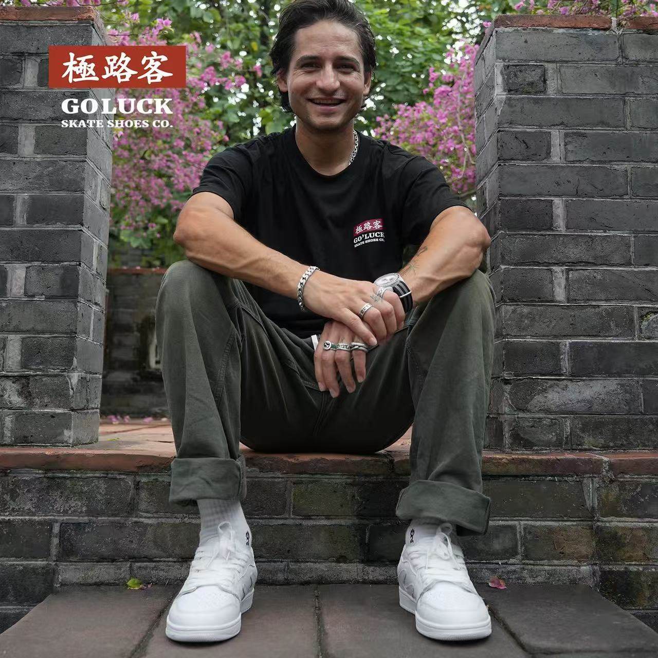 极路客新款Ant Extend系列黑白色头层皮质篮球鞋情侣男女款滑板鞋,淘宝优惠券,粉丝福利购,淘宝优惠卷