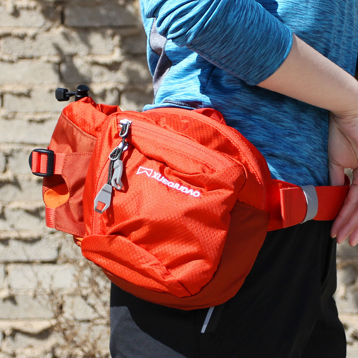 Outdoor snowy cloud island multi-purpose waist bag running