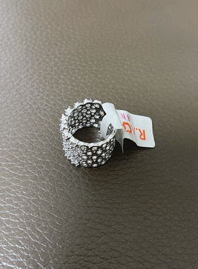 镶钻戒指轻奢风游玩拍照穿搭风格送礼女