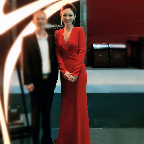 晚礼服裙女2025新款气质优雅端庄大气轻奢小众高端宴会主持人晚装 - 图1