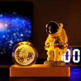 Космонавт, космический ночник для друга, 12 года, подарок на день рождения
