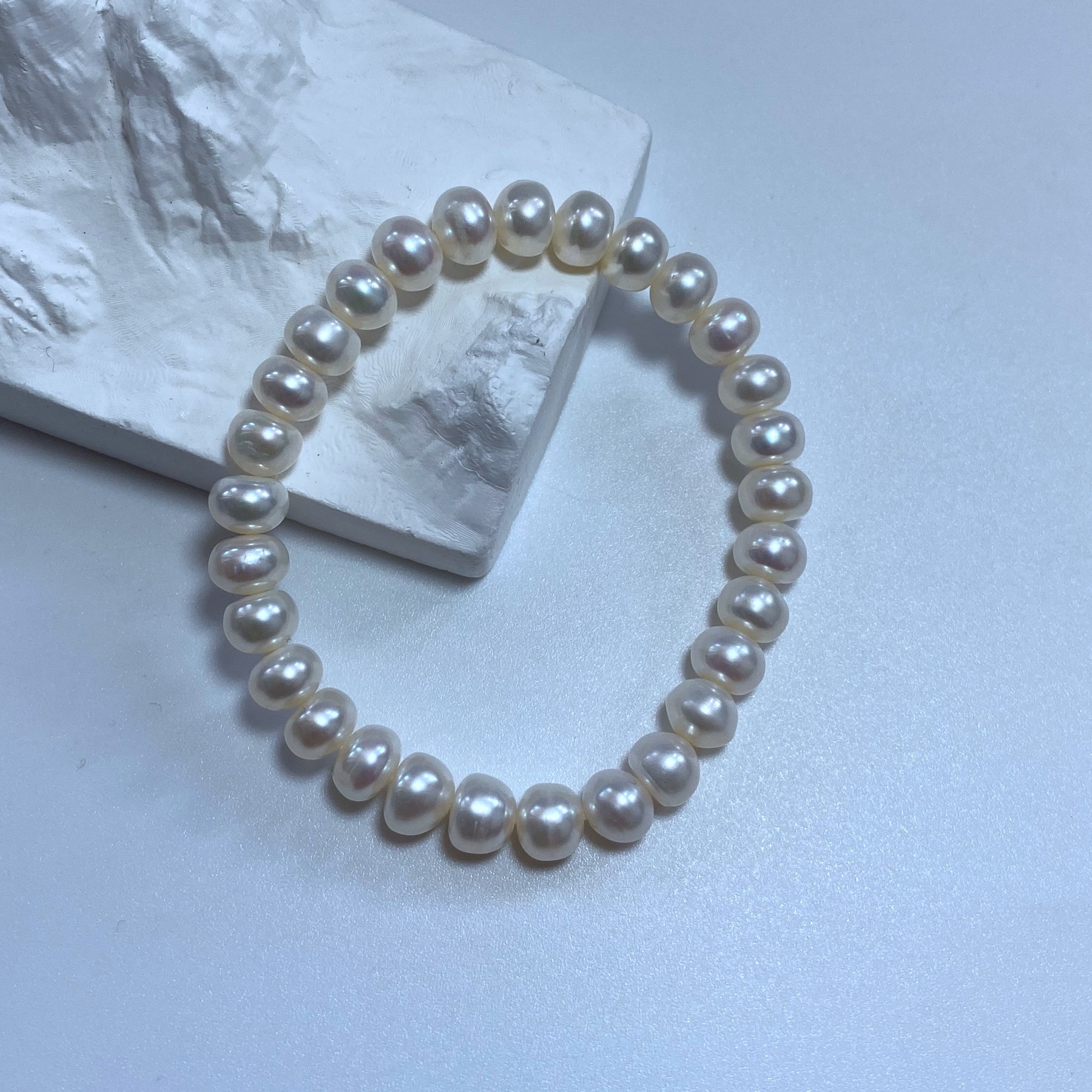 7-8mm天然白色扁圆淡水珍珠弹力绳手链松紧款手串女款无核珠,淘宝优惠券,粉丝福利购,淘宝优惠卷