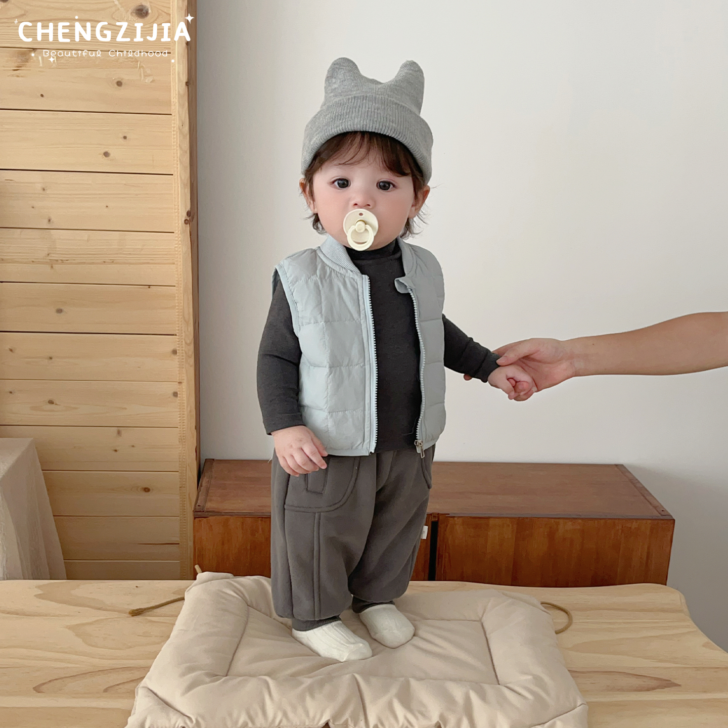 男童冬装羽绒外套套装男宝宝韩版马甲休闲打底衫婴儿加绒保暖裤子 - 图1