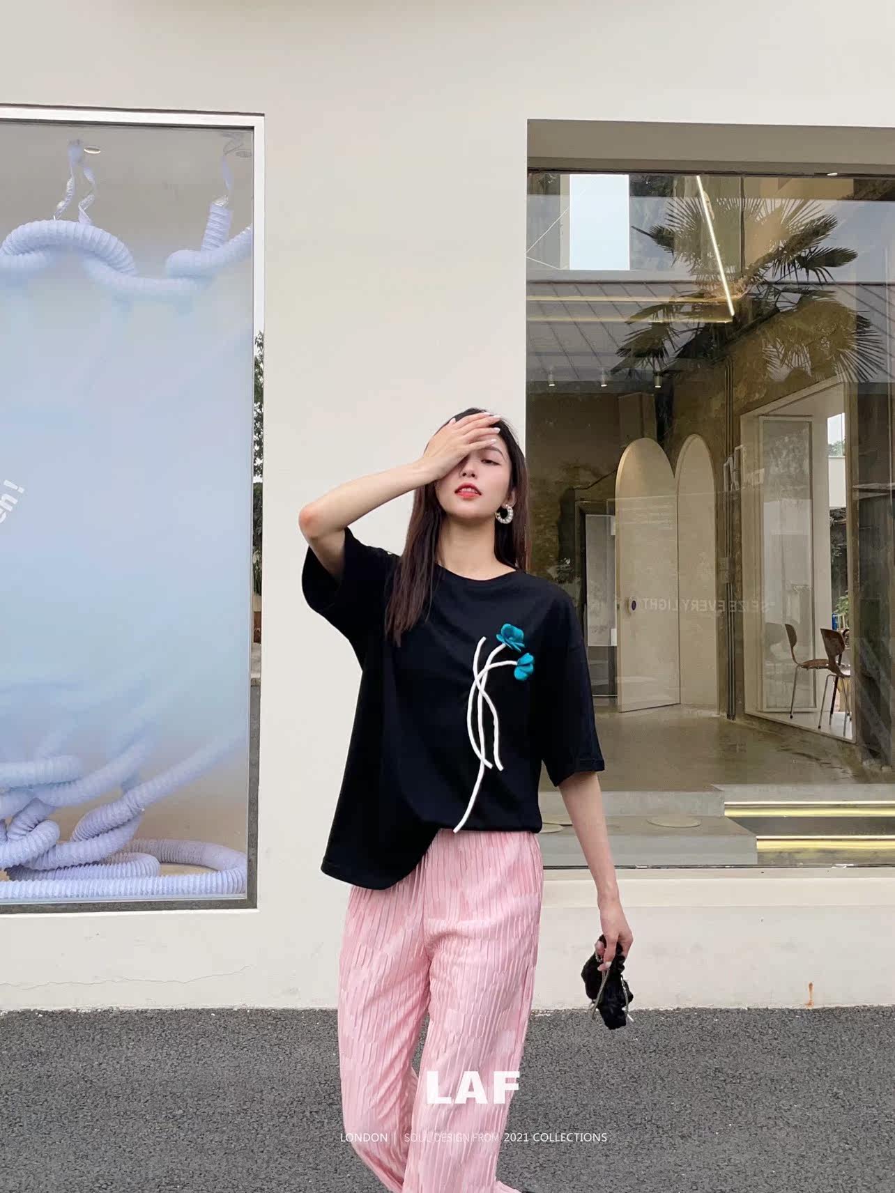 La Freedom官方授权21春夏新款全棉宽松显瘦立体蓝花t恤女 时尚临风汇馆 淘优券