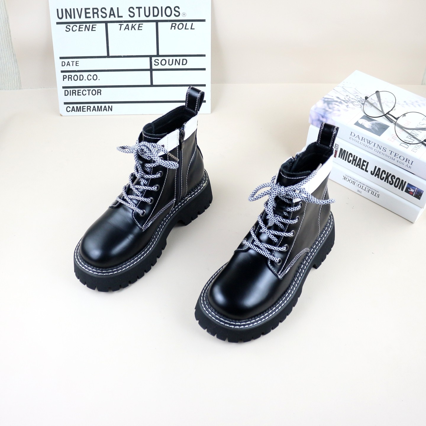 32真皮牛皮秋冬季新款撤柜单里拼色侧拉链时尚百搭女休闲马丁靴,淘宝优惠券,粉丝福利购,淘宝优惠卷