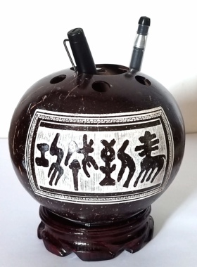 天然椰子壳雕刻笔筒非遗椰雕海南特色摆件工艺礼品生日办公客厅书