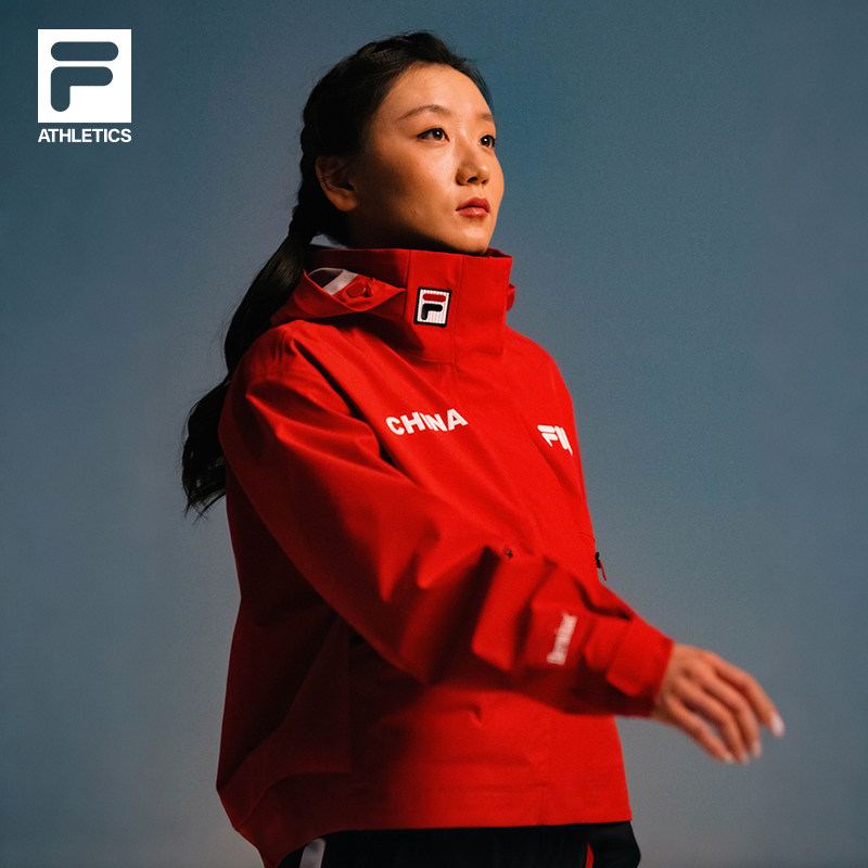 FILA斐乐女冲锋衣26春新款宽松户外运动连帽防水4810凌峰雪壳外套,淘宝优惠券,粉丝福利购,淘宝优惠卷