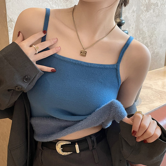 Однотонная универсальная кофта.