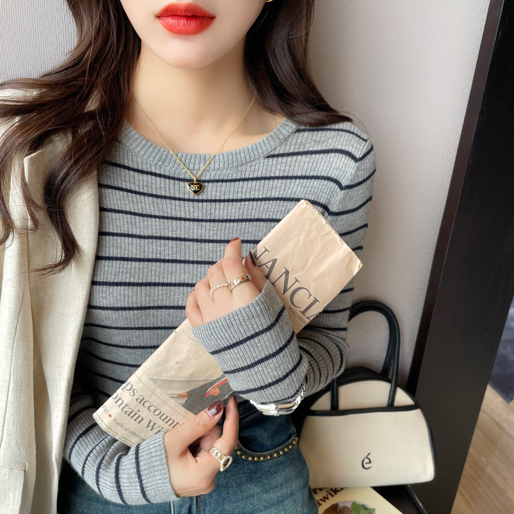 圆领条纹羊毛针织打底衫女爆款2025新款内搭冬季修身上衣低领毛衣 - 图1