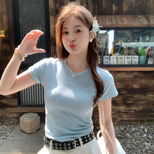 龙妹家白色圆领正肩短袖T恤女2026夏新款设计感印花修身显瘦上衣 - 图1