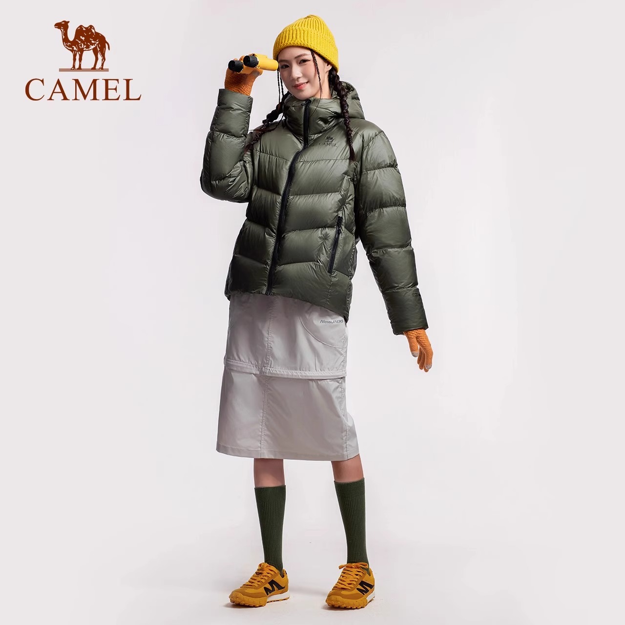 Camel骆驼羽神鹅绒服女短款25冬新款90绒保暖连帽羽绒面包服外套