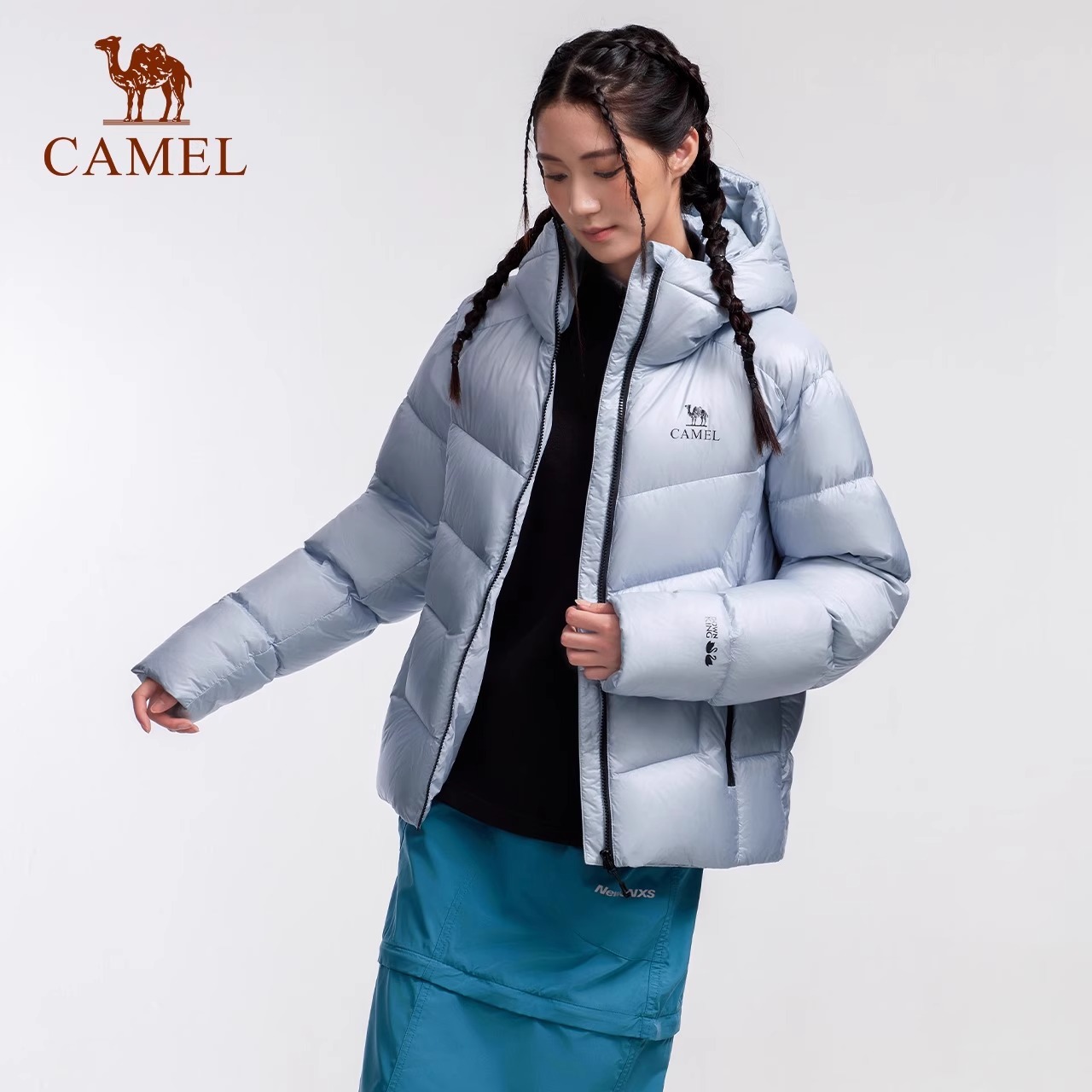 Camel骆驼羽神鹅绒服女短款25冬新款90绒保暖连帽羽绒面包服外套