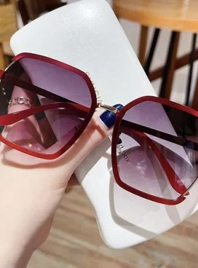 眼镜旅行透明偏光韩版海边男士墨镜太阳镜金属蓝色多边形潮开车女