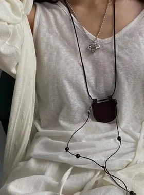 多种钢珠项链月牙包法极简凹造型戴双层迷你穿搭设计感麂皮绒毛衣