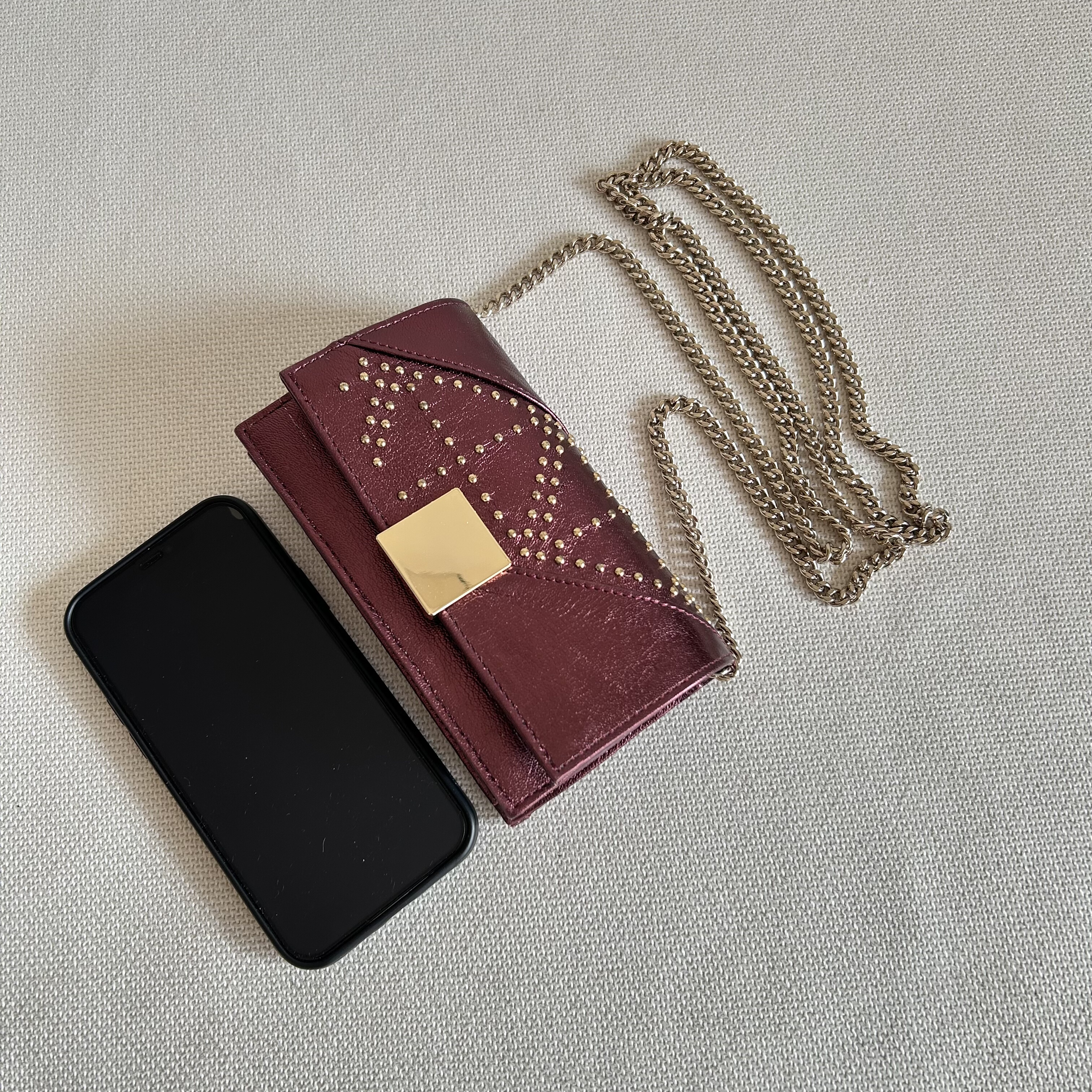 西班牙小众金属色真皮斜挎珠光酒红色链条迷你铆钉装饰小方包微瑕,淘宝优惠券,粉丝福利购,淘宝优惠卷