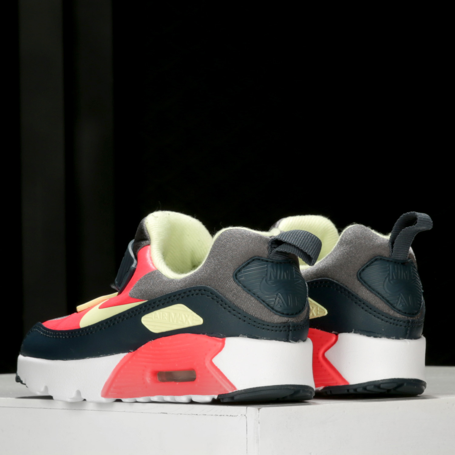 Nike/耐克正品 AIR MAX TINY 90 (PS) 男女幼童休闲运动鞋881927 - 图1