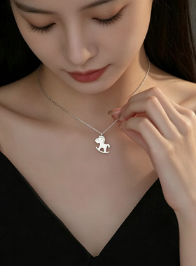 小众设计钛钢木马项链女 不掉色防过敏 简约百搭高级感日常锁骨链