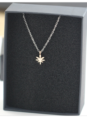 韩国彩金镀玫瑰金项链女精细迷你小花吊坠简约日韩版锁骨生日礼物