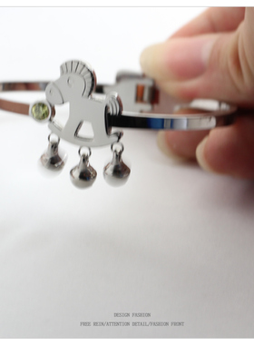 小木马铃铛手镯女款小众设计轻奢时尚转运珠手镯女多色礼物不掉色