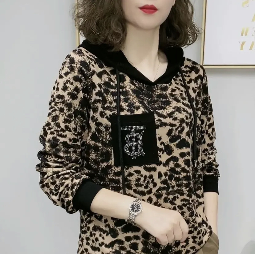 妈妈装春季连帽豹纹印花T恤女上衣2023新款休闲减龄百搭女装卫衣