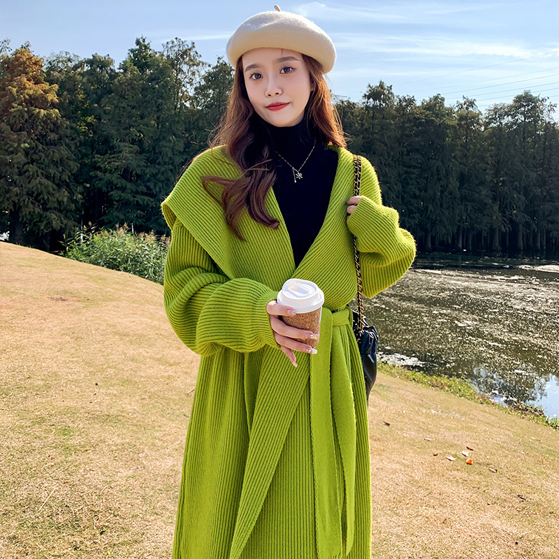 今年流行漂亮高级感超好看绿色长款斗篷厚针织开衫毛衣外套女秋冬