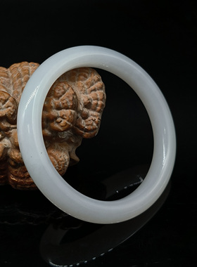 和田玉羊脂白玉手镯   内径60.5mm   重量48.706克 24121300084