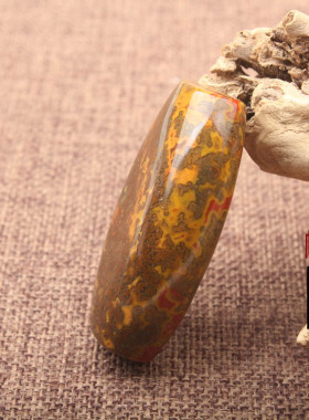 战国红玛瑙奇石花纹独特风吊坠