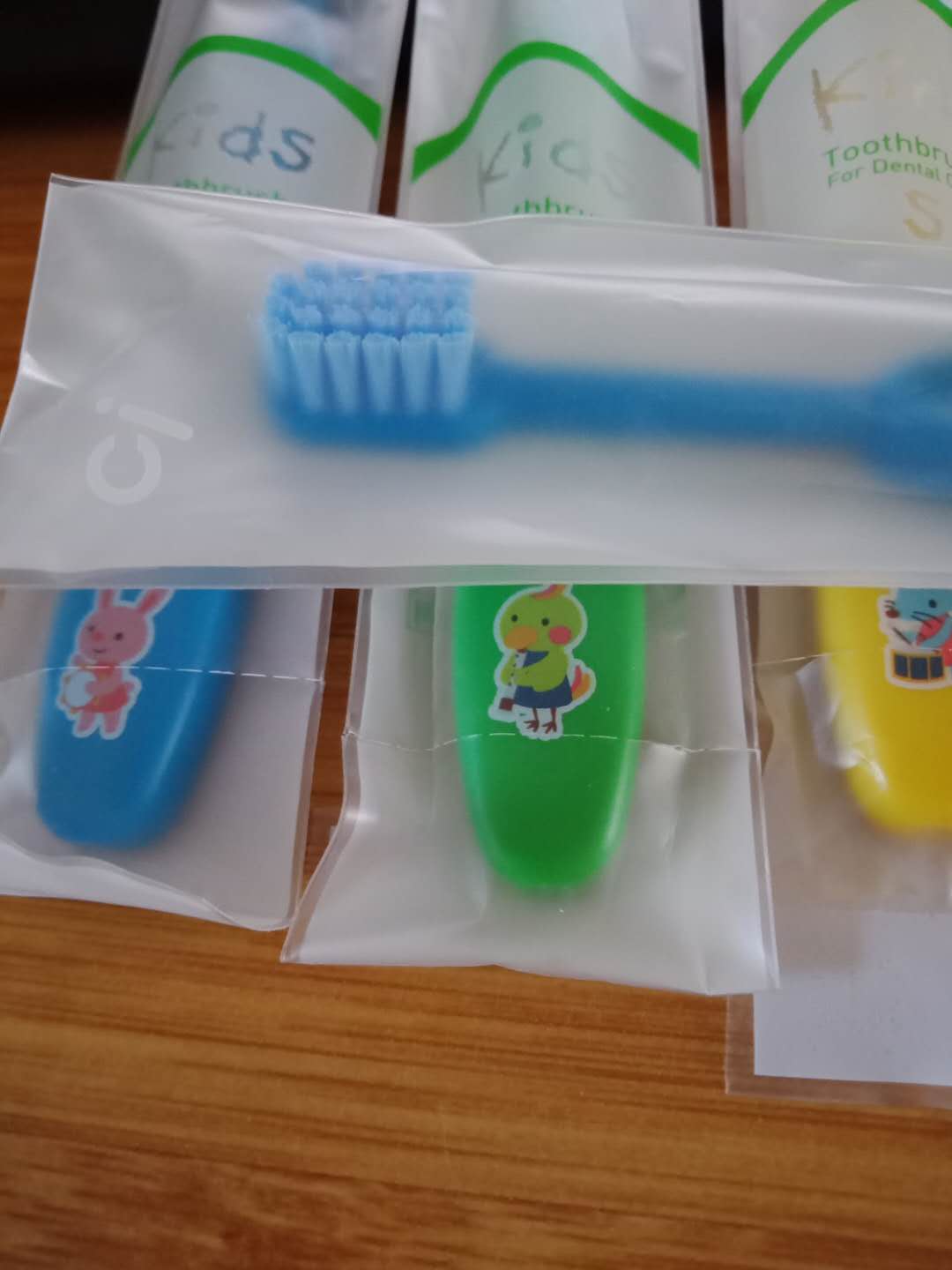 日本原装进口CI儿童牙刷 齿科专用牙刷 乳齿期 中毛 3-9岁3支包邮