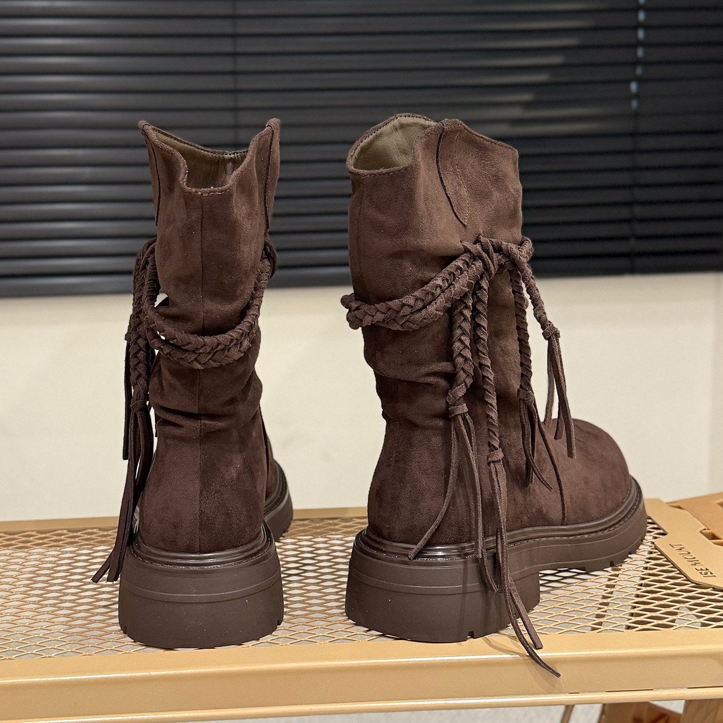 2025秋冬新款复古中筒靴女靴编织绳流苏装饰西部牛仔靴个性马丁靴,淘宝优惠券,粉丝福利购,淘宝优惠卷