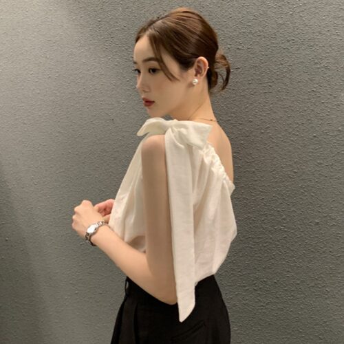 韩国chic夏日法式小众气质设计感褶皱斜领绑带露肩收腰短款背心女 - 图1