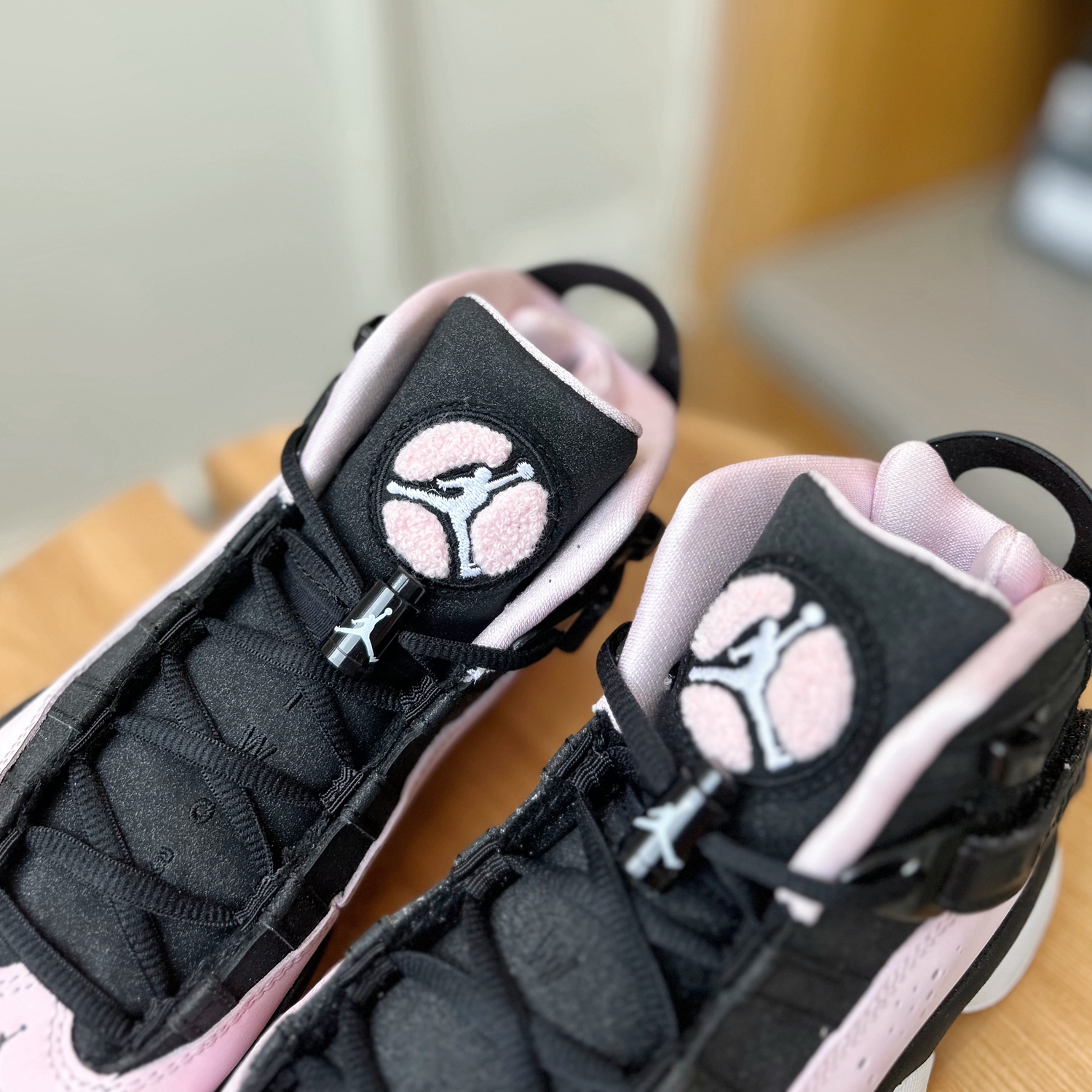 AIR JORDAN 6 AJ6六冠王黑粉樱花情人节高帮女子篮球鞋323399-006-图1