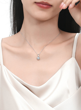 s999纯银雪花莫桑钻项链女爱心六爪高级感1克拉莫桑石吊坠