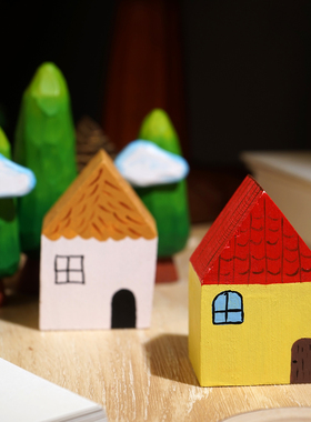 “云雾森林”手工木雕小摆件可爱卡通小屋绿树工位书柜桌面装饰品