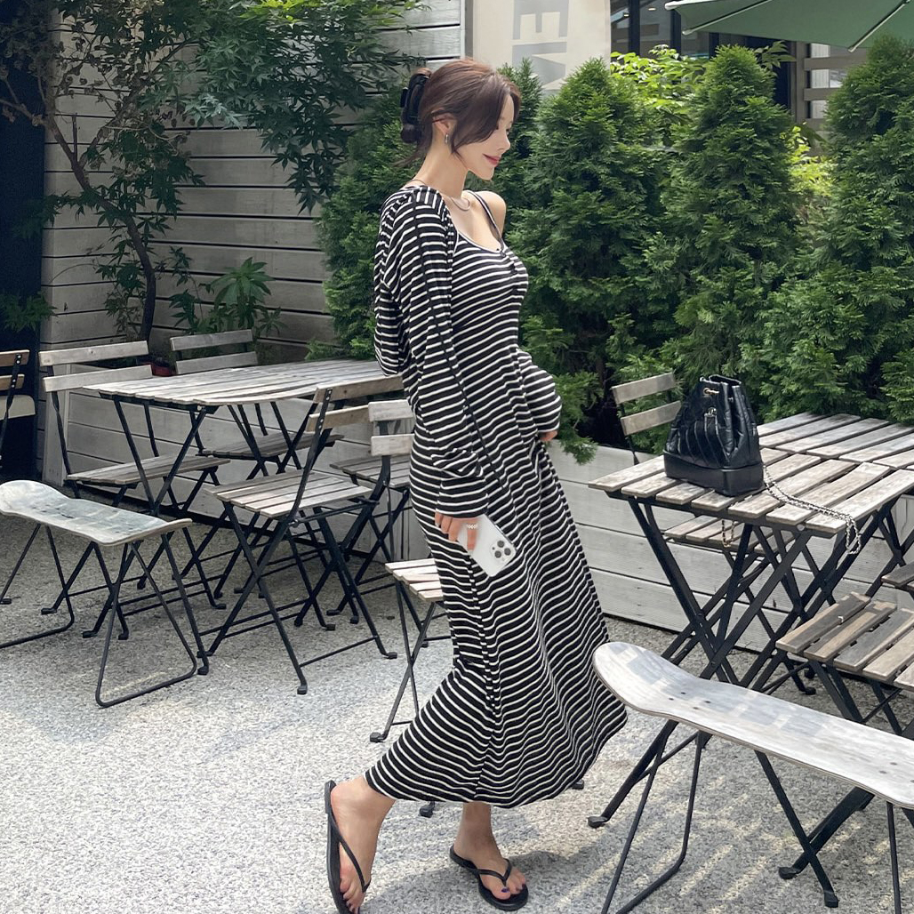 韩国东大门时尚条纹连帽针织开衫+修身显瘦吊带连衣裙打底裙套装 - 图3
